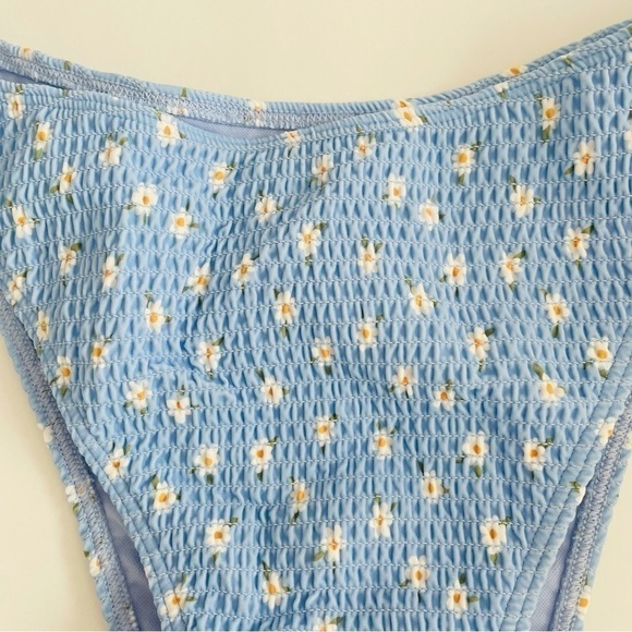 Hollister floral scrunch high leg bikini bottom size xxl - Picture 4 of 4